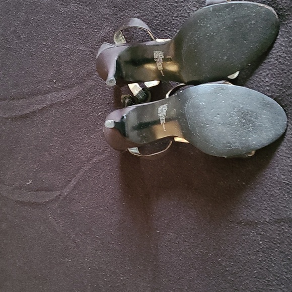 Shoes - Picture 2 of 4